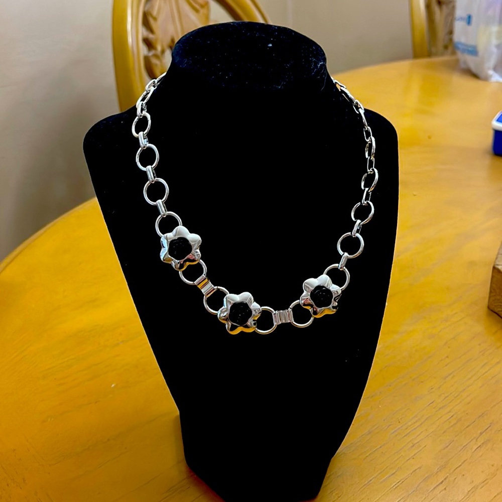 Custom necklace with black flowers silver plated new